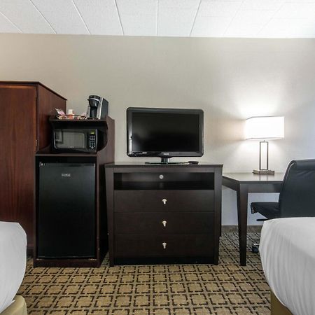 Clarion Inn Cranberry Township Exterior photo