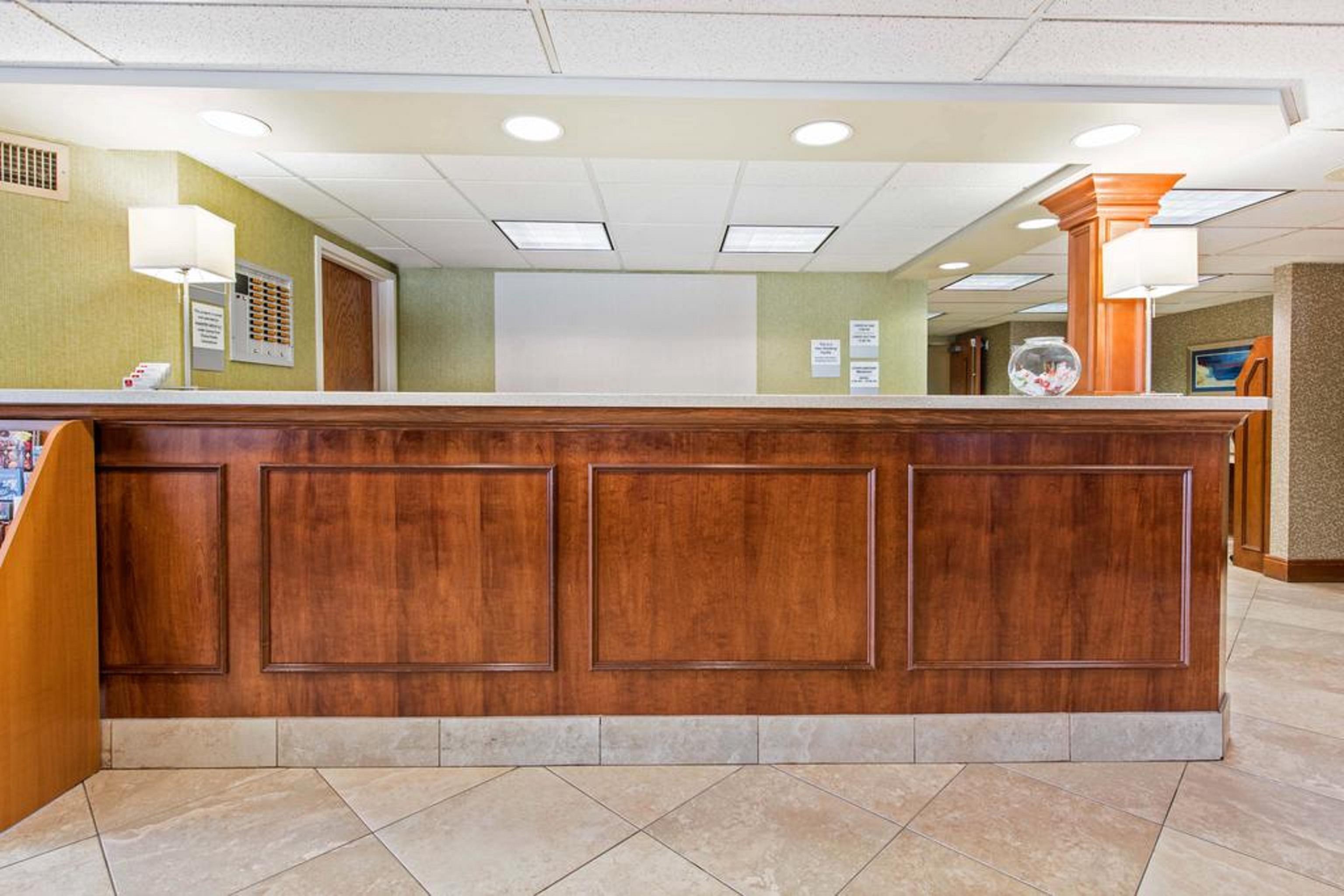 Clarion Inn Cranberry Township Exterior photo