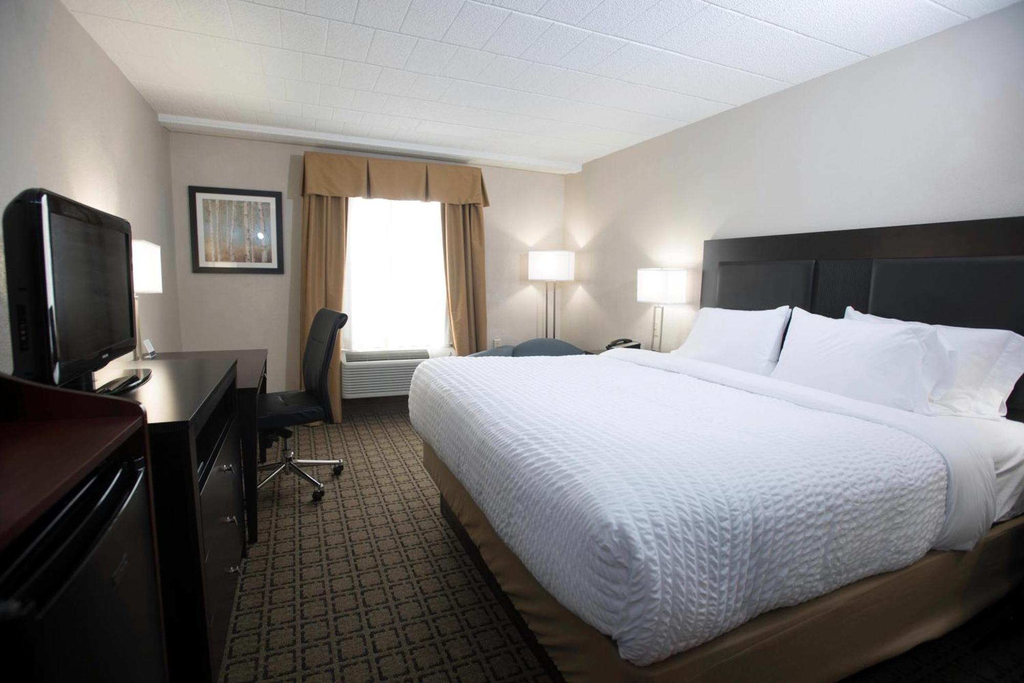 Clarion Inn Cranberry Township Exterior photo