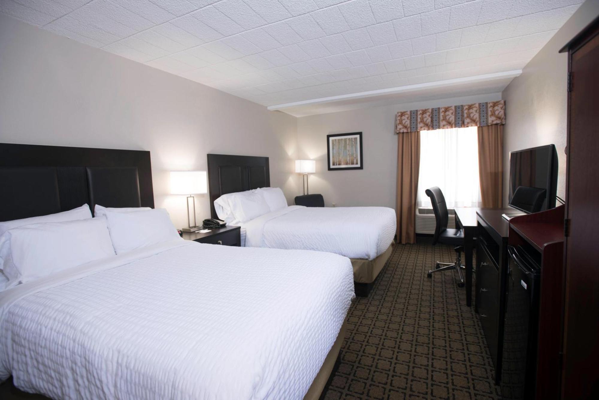 Clarion Inn Cranberry Township Exterior photo