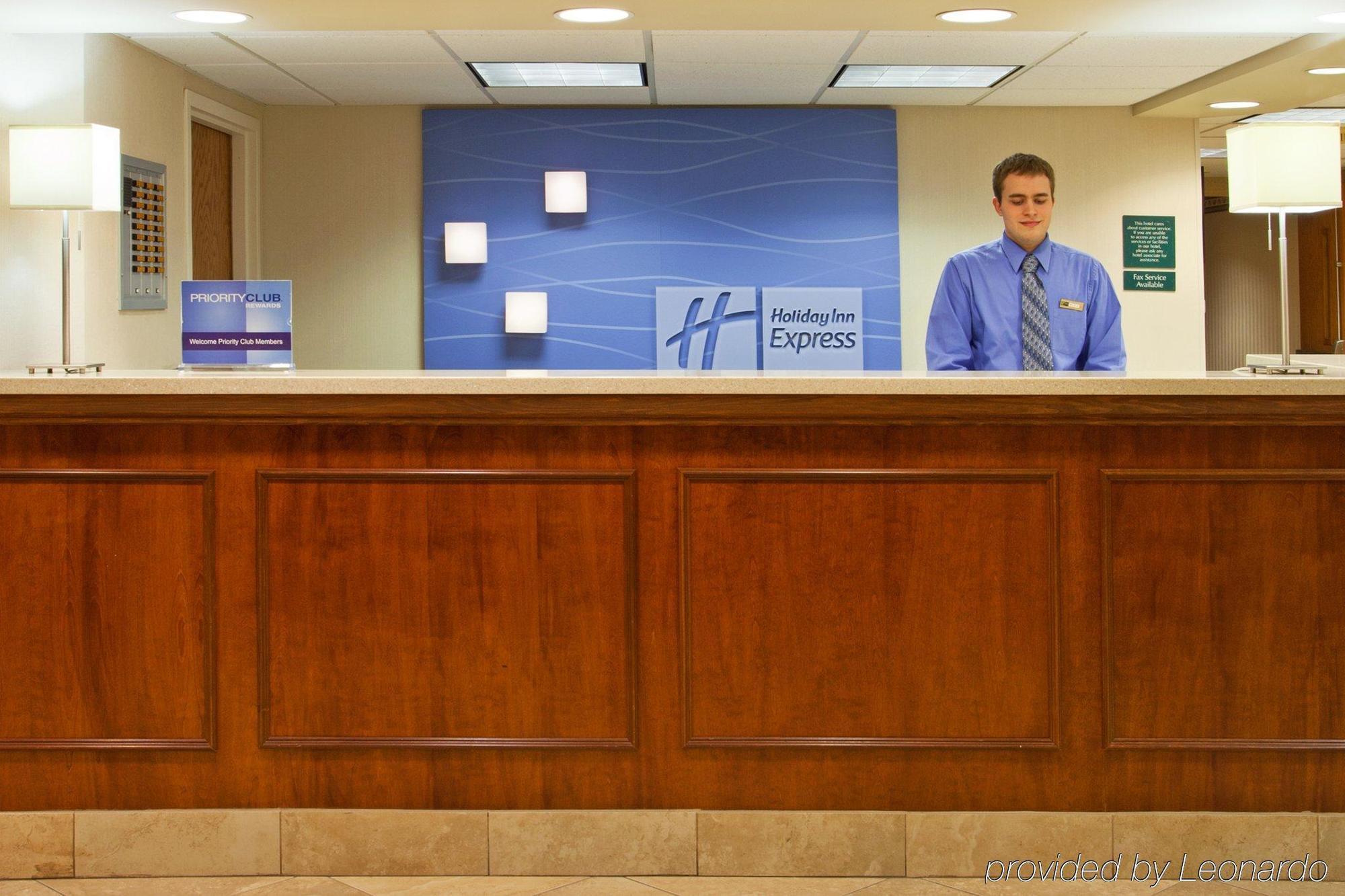 Clarion Inn Cranberry Township Interior photo