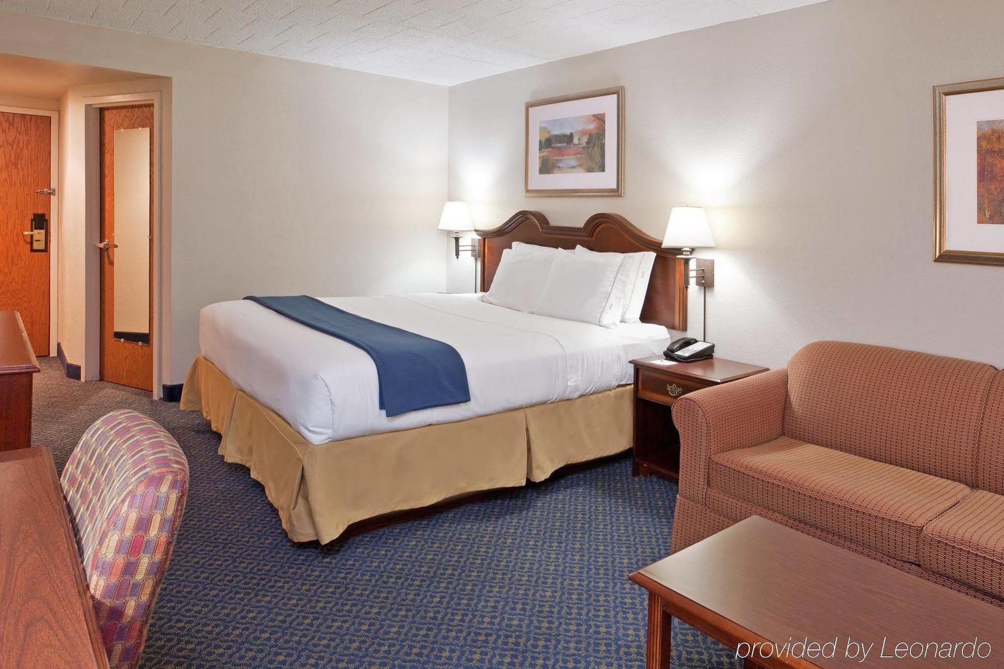 Clarion Inn Cranberry Township Exterior photo