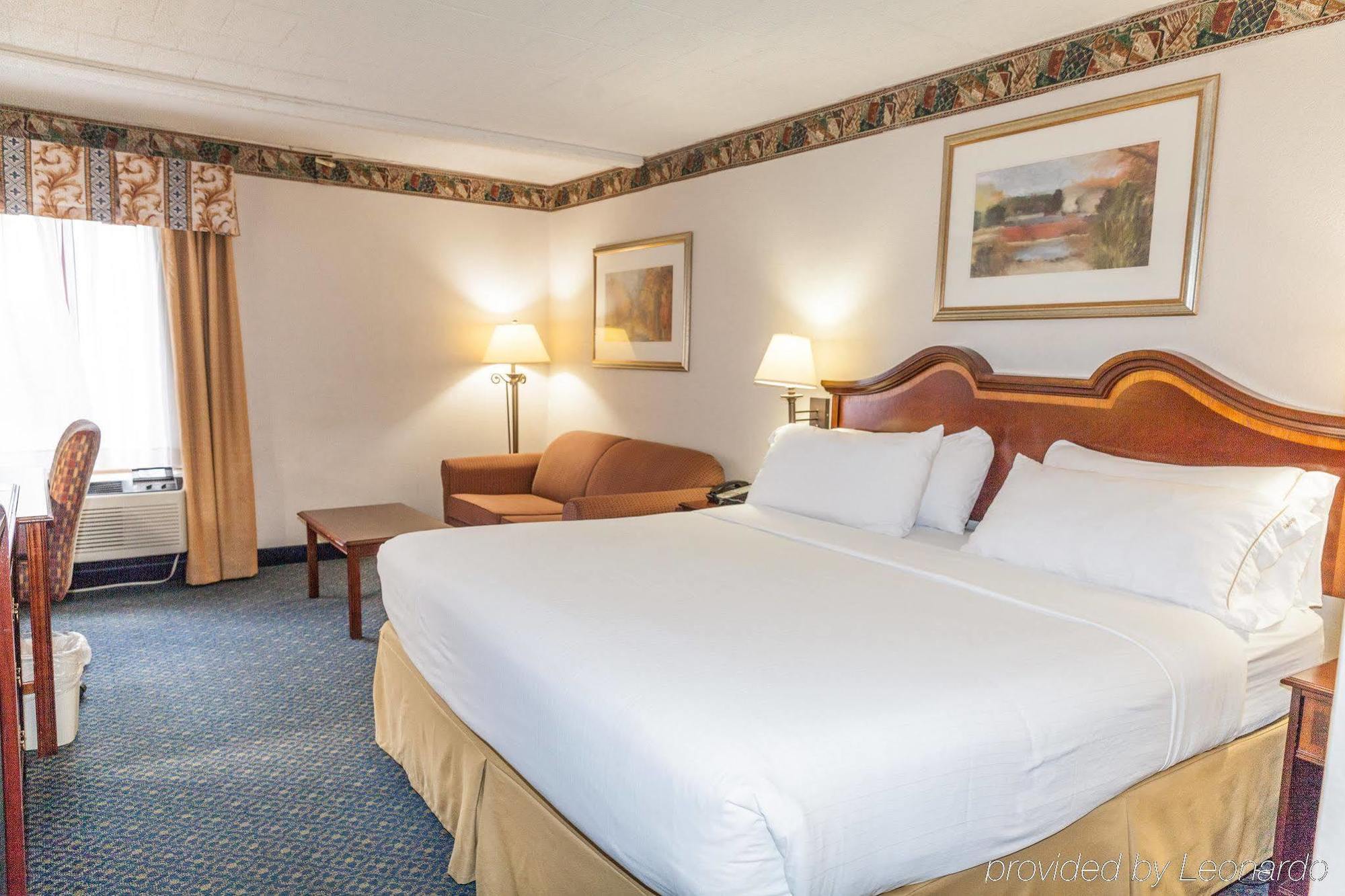 Clarion Inn Cranberry Township Exterior photo