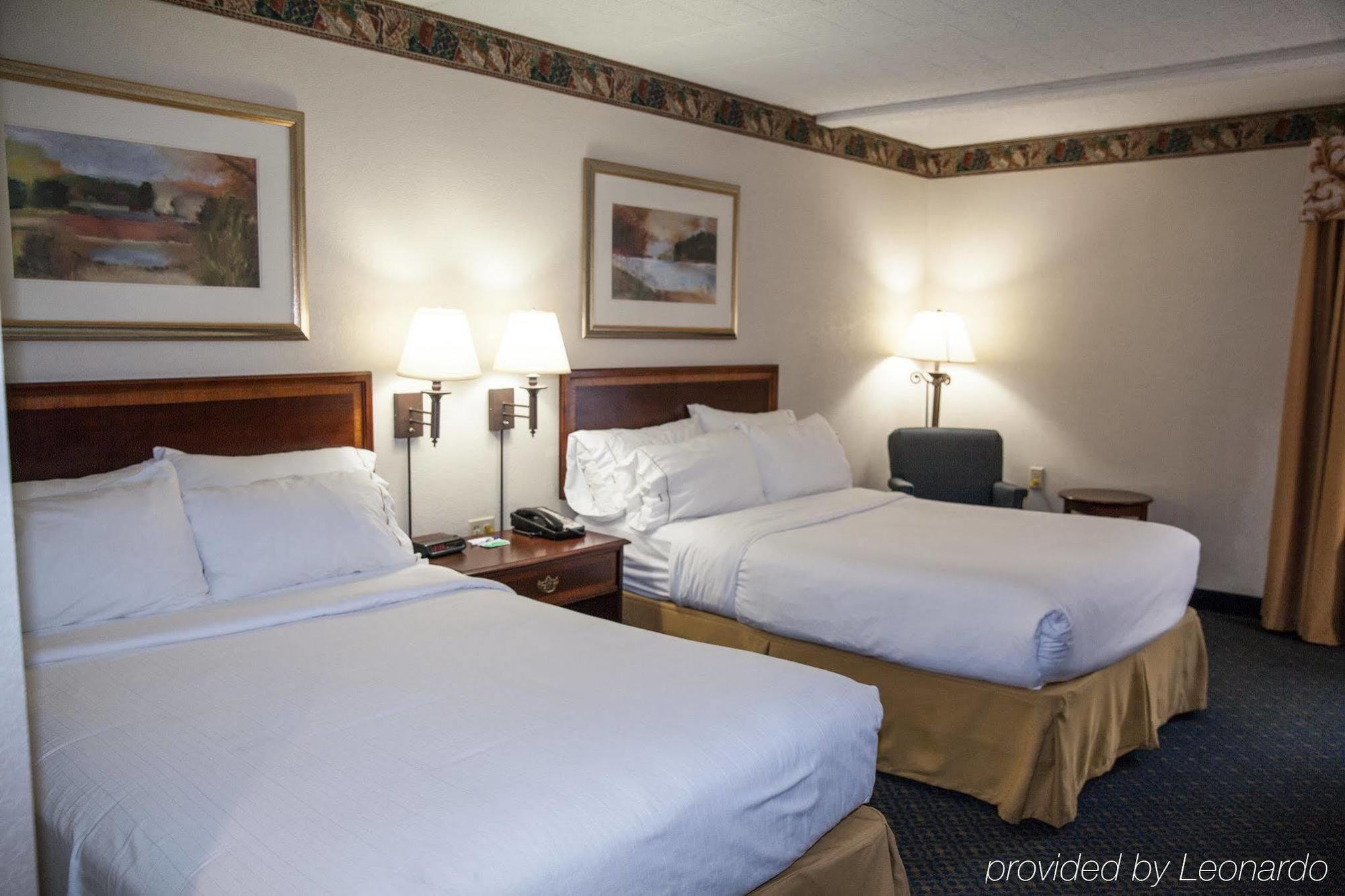 Clarion Inn Cranberry Township Exterior photo