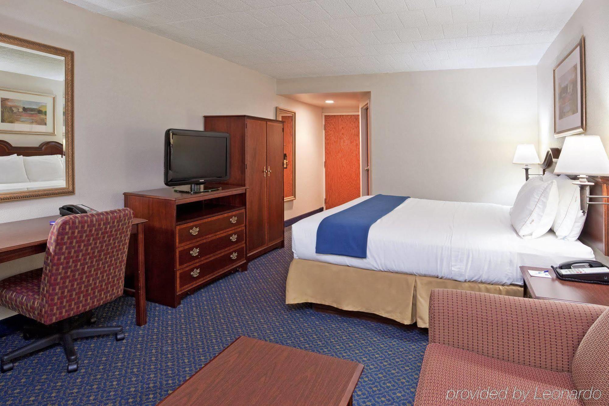Clarion Inn Cranberry Township Exterior photo
